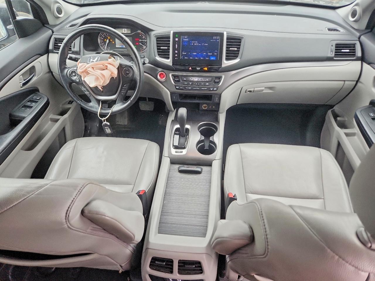 2016 HONDA PILOT EXLN photo 8