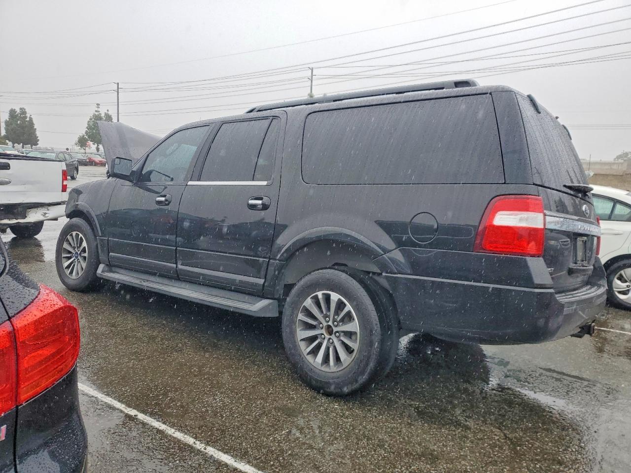 2015 FORD EXPEDITION EL XLT photo 2