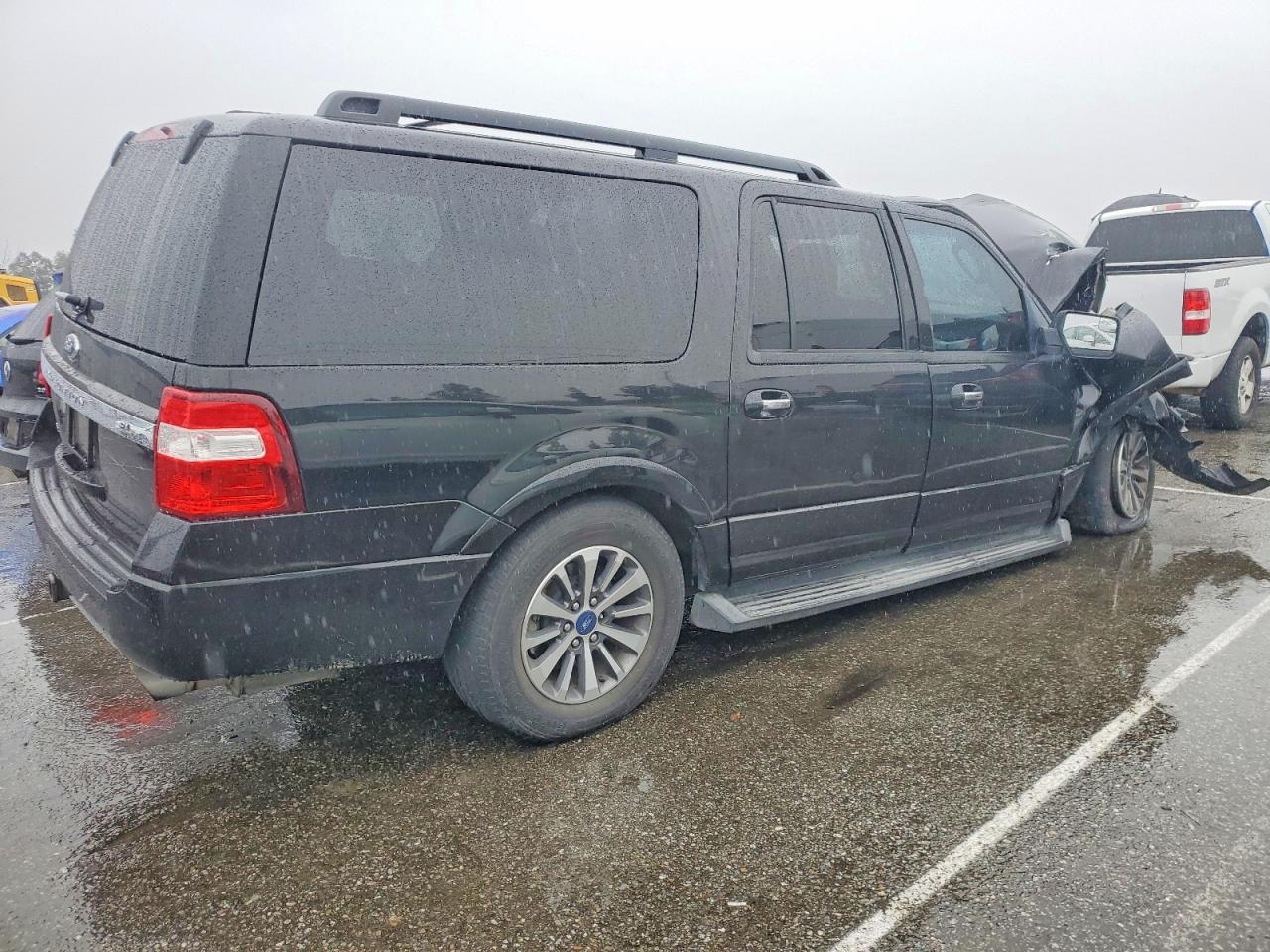 2015 FORD EXPEDITION EL XLT photo 3