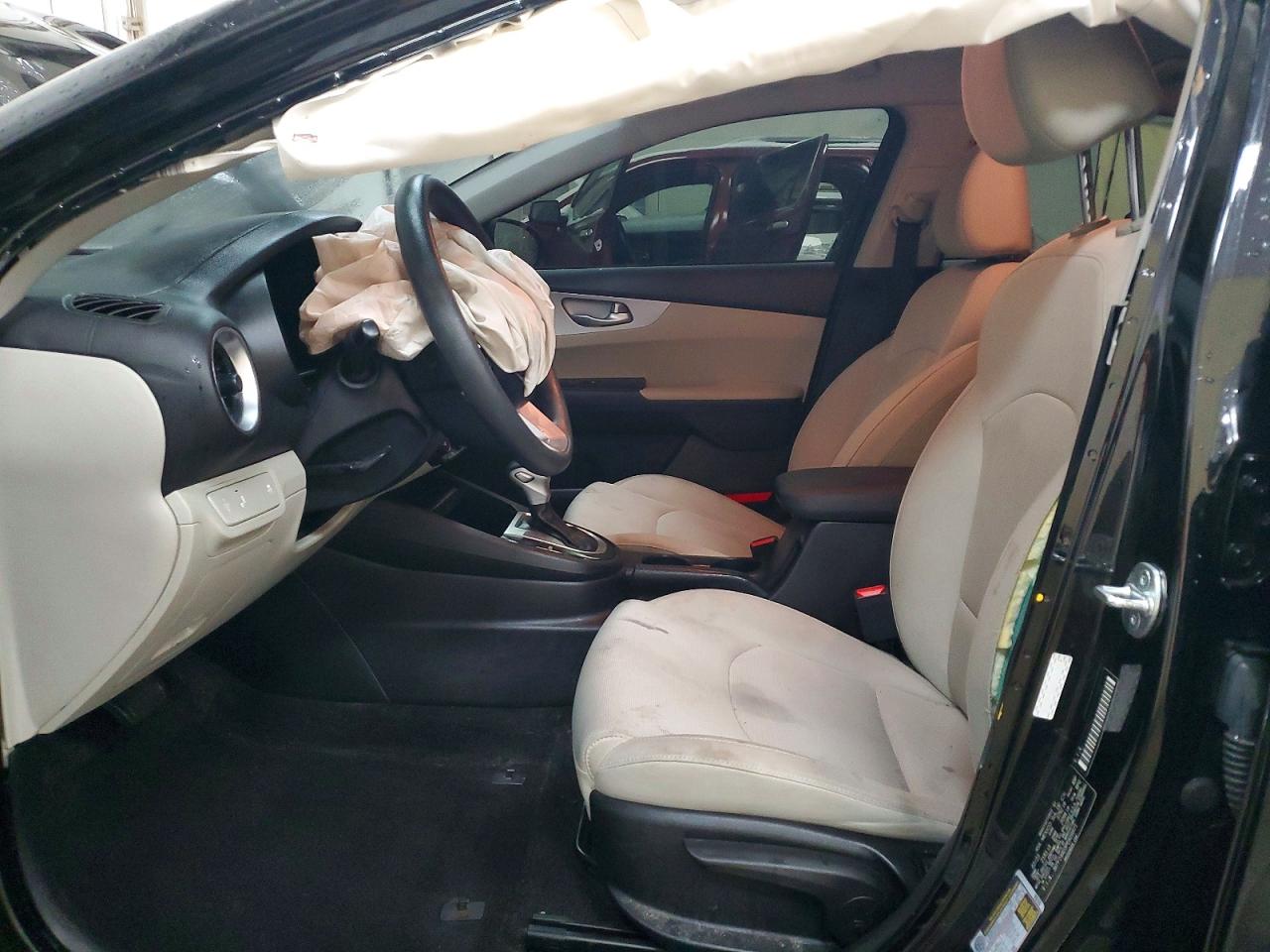 2023 KIA FORTE LXS photo 13