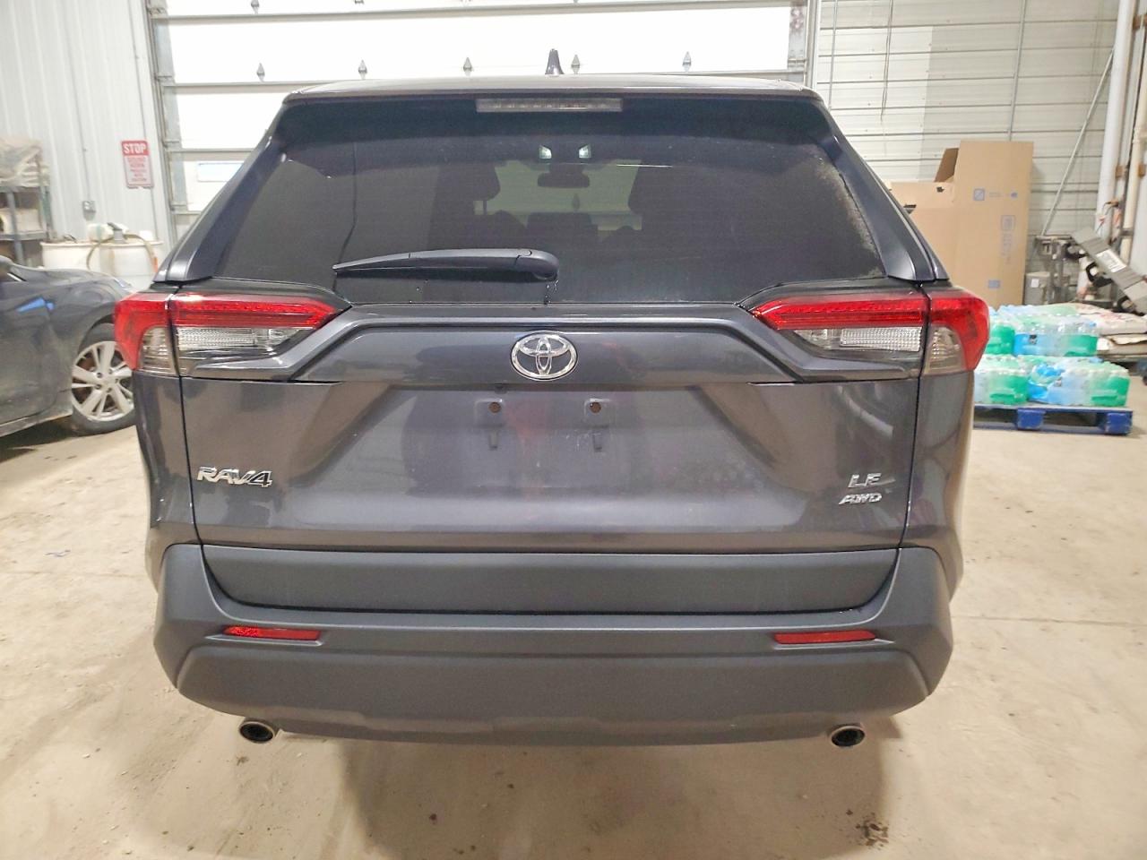 2022 TOYOTA RAV4 LE photo 6