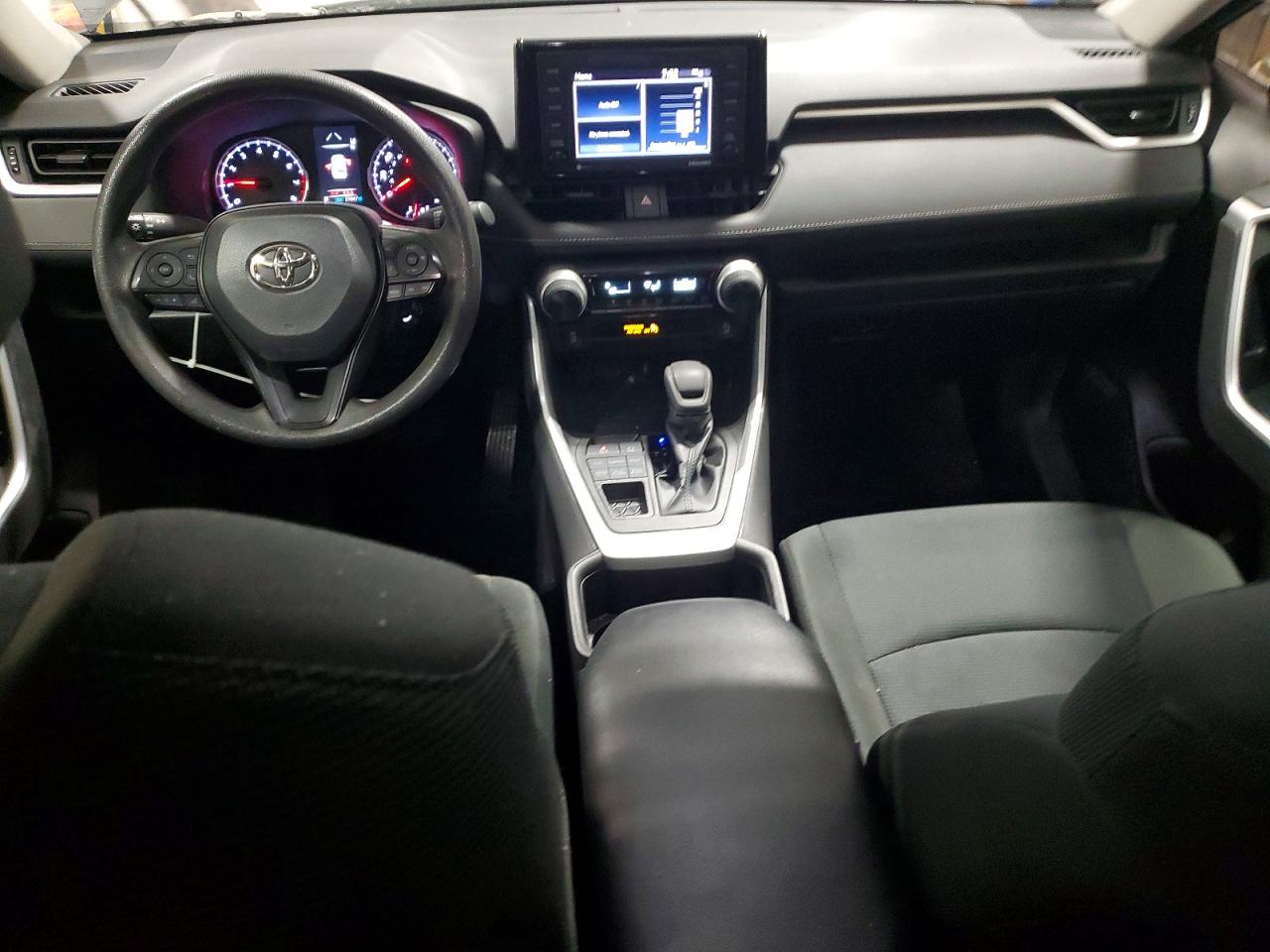 2022 TOYOTA RAV4 LE photo 8