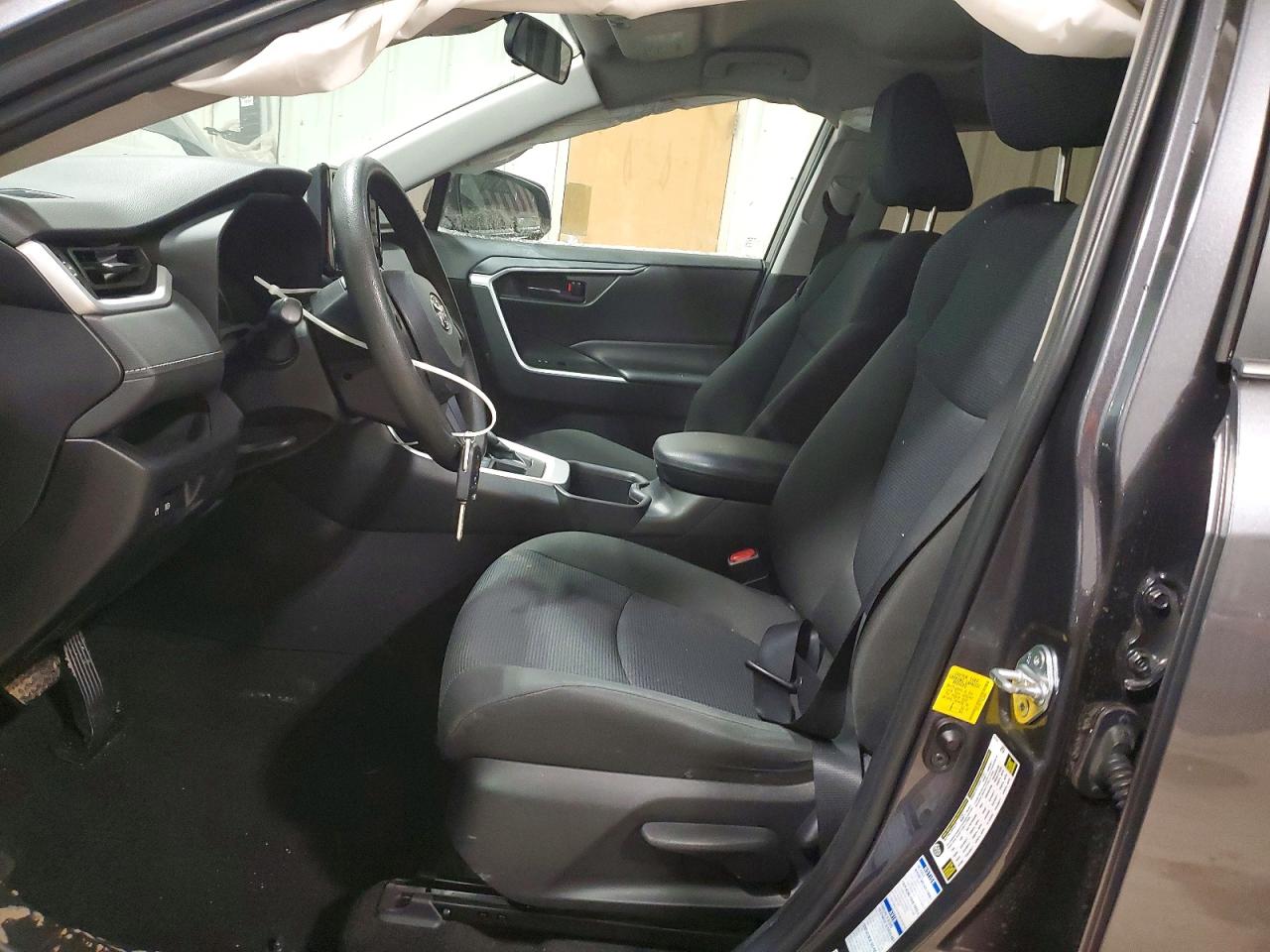 2022 TOYOTA RAV4 LE photo 7