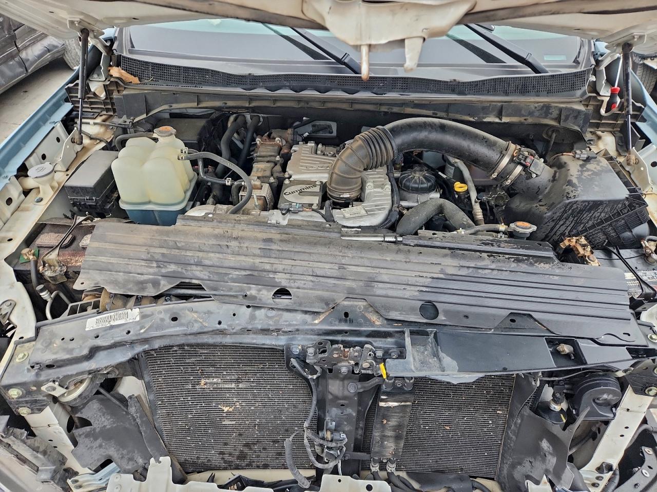 2019 NISSAN TITAN XD SL photo 11