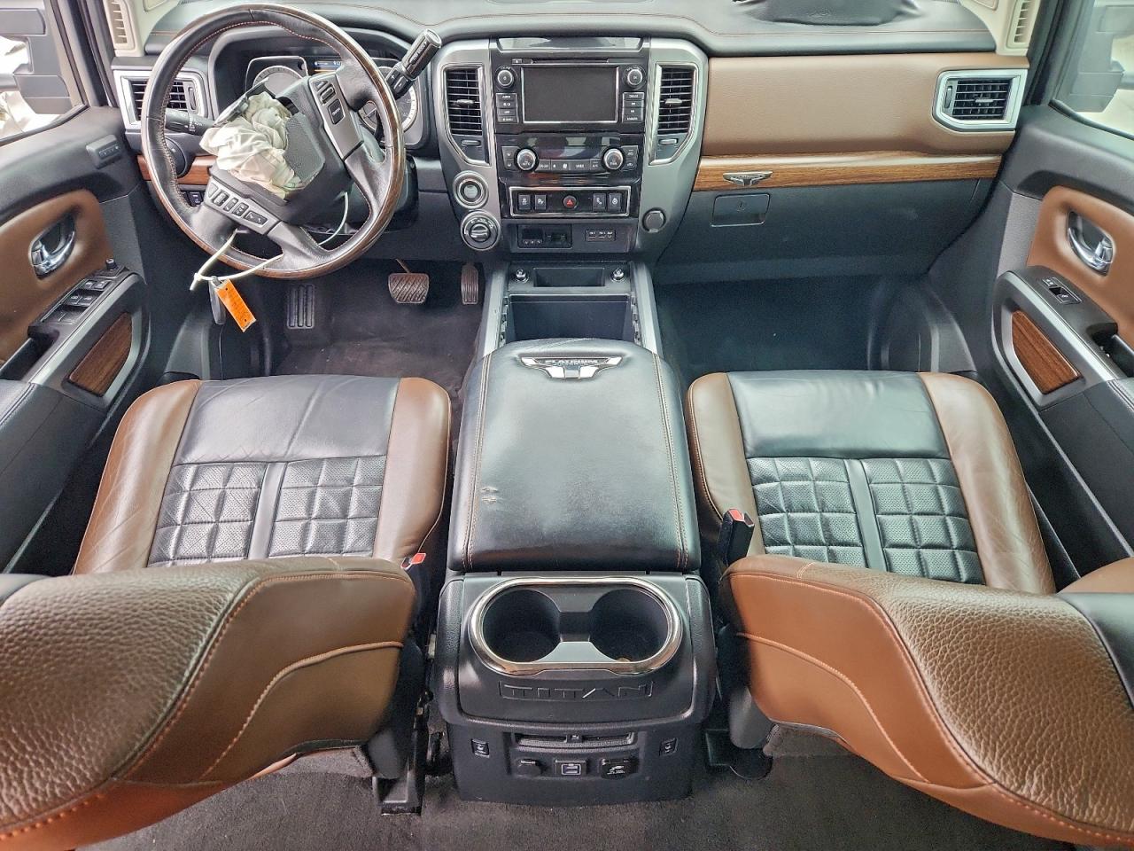 2019 NISSAN TITAN XD SL photo 8