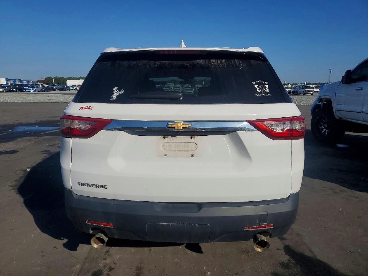 2020 CHEVROLET TRAVERSE LS photo 6