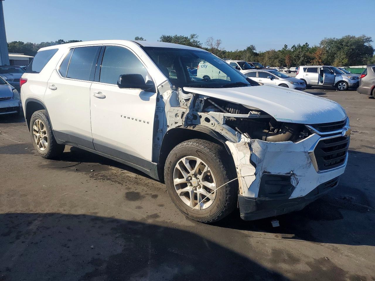 2020 CHEVROLET TRAVERSE LS photo 4