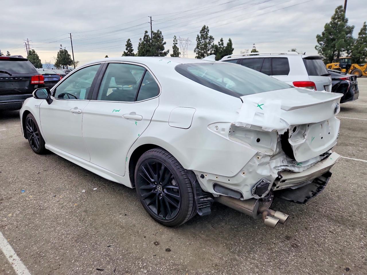 2021 TOYOTA CAMRY XSE photo 2