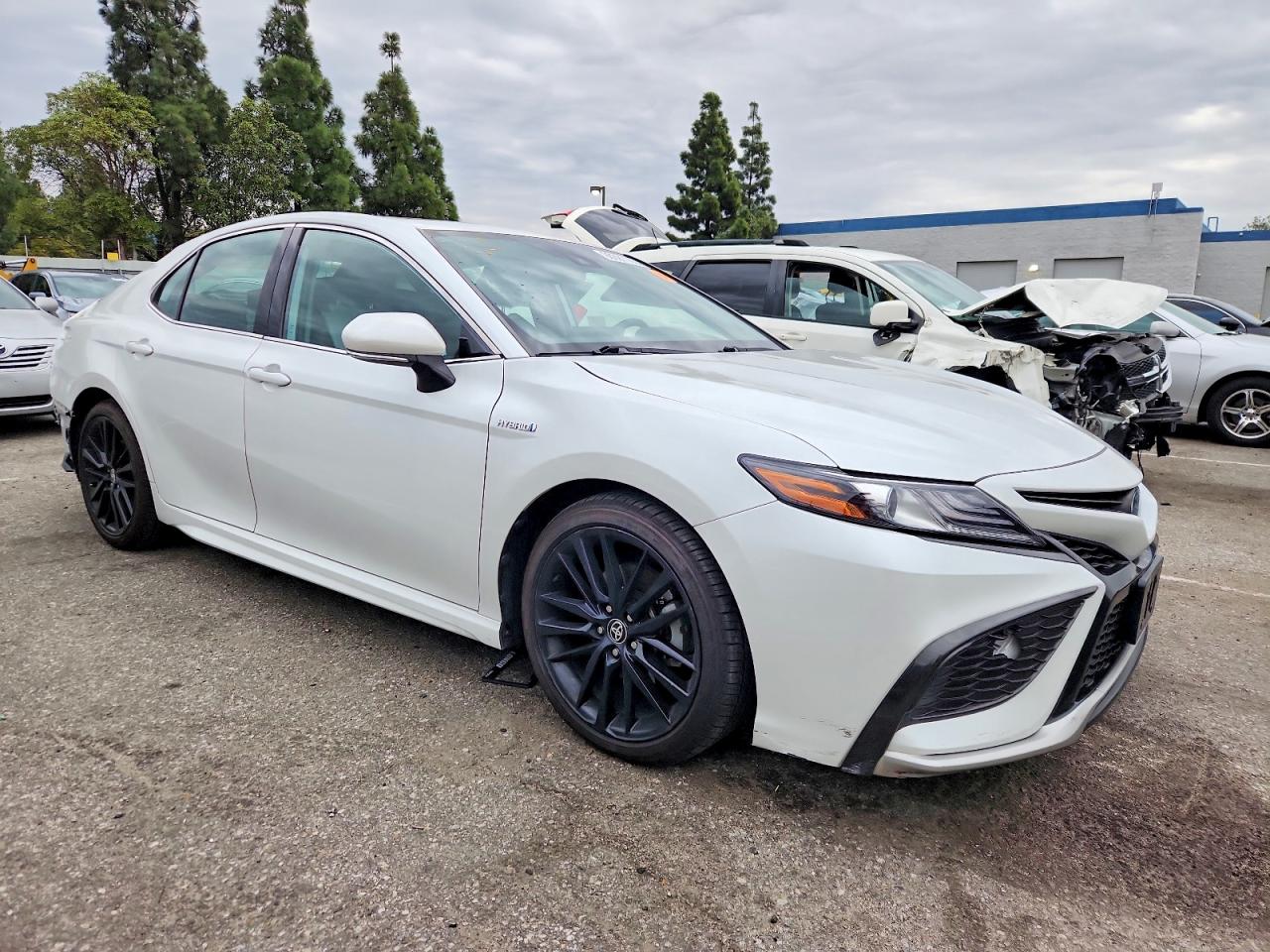 2021 TOYOTA CAMRY XSE photo 4