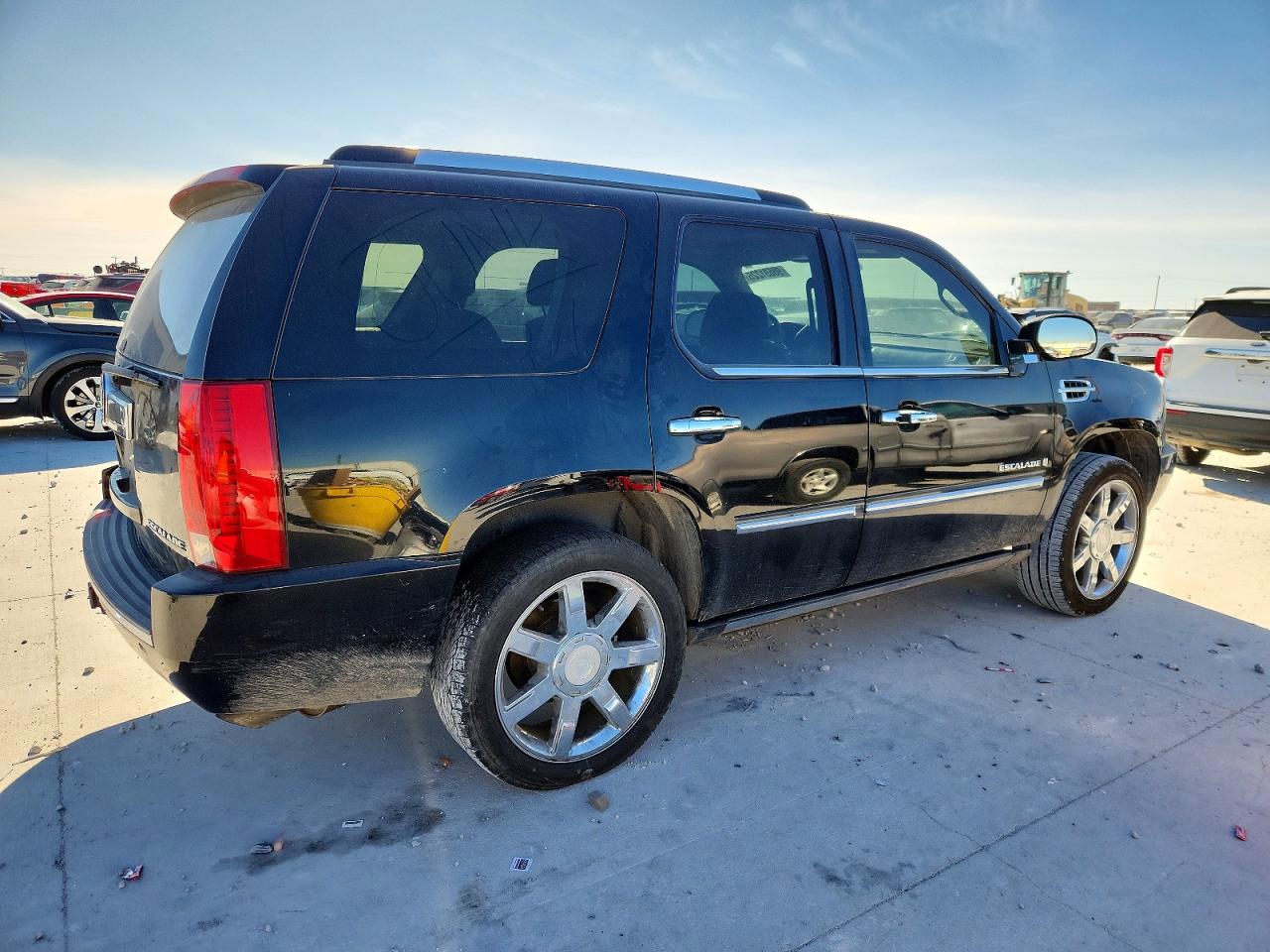 2007 CADILLAC ESCALADE LUXURY photo 3