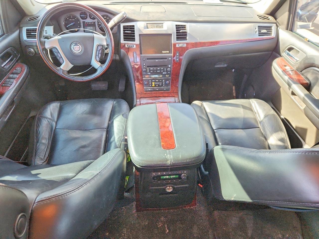 2007 CADILLAC ESCALADE LUXURY photo 8