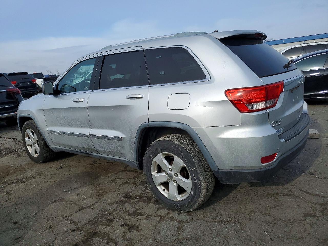 2012 JEEP GRAND CHEROKEE LAREDO photo 2
