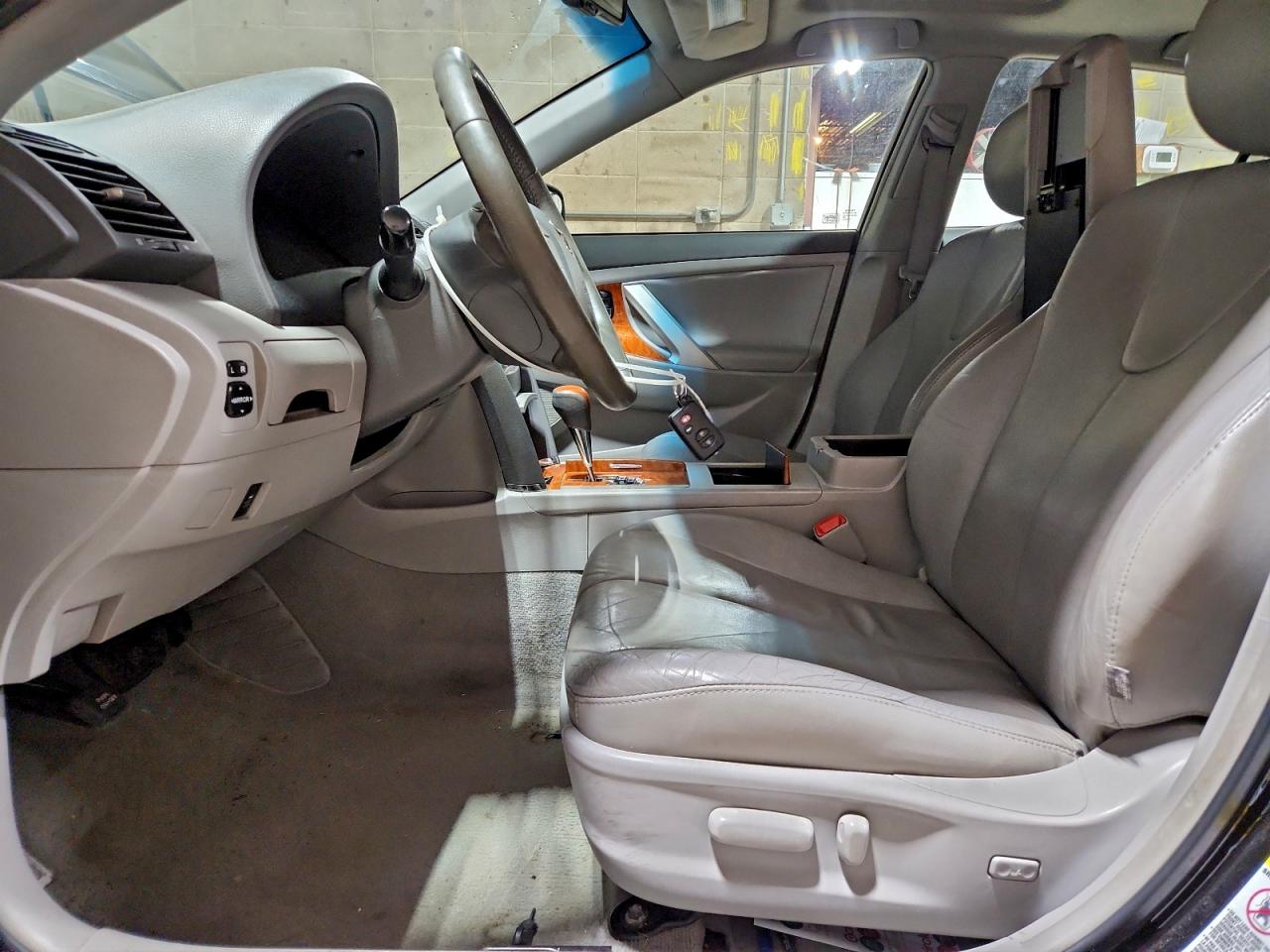2011 TOYOTA CAMRY BASE photo 7