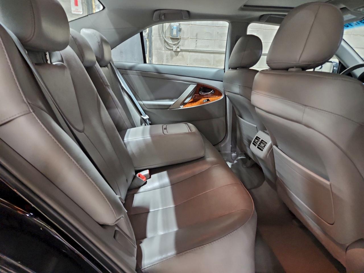 2011 TOYOTA CAMRY BASE photo 10