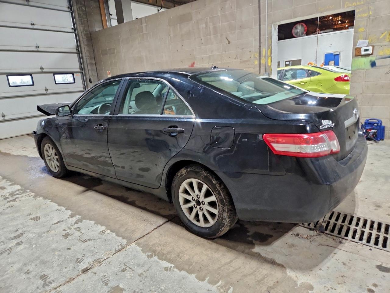 2011 TOYOTA CAMRY BASE photo 2