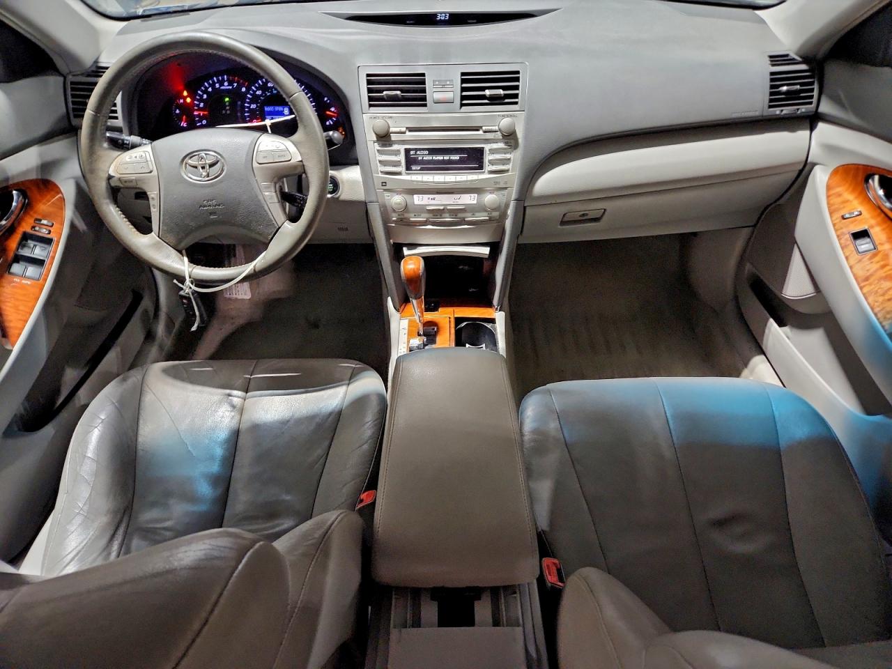 2011 TOYOTA CAMRY BASE photo 8