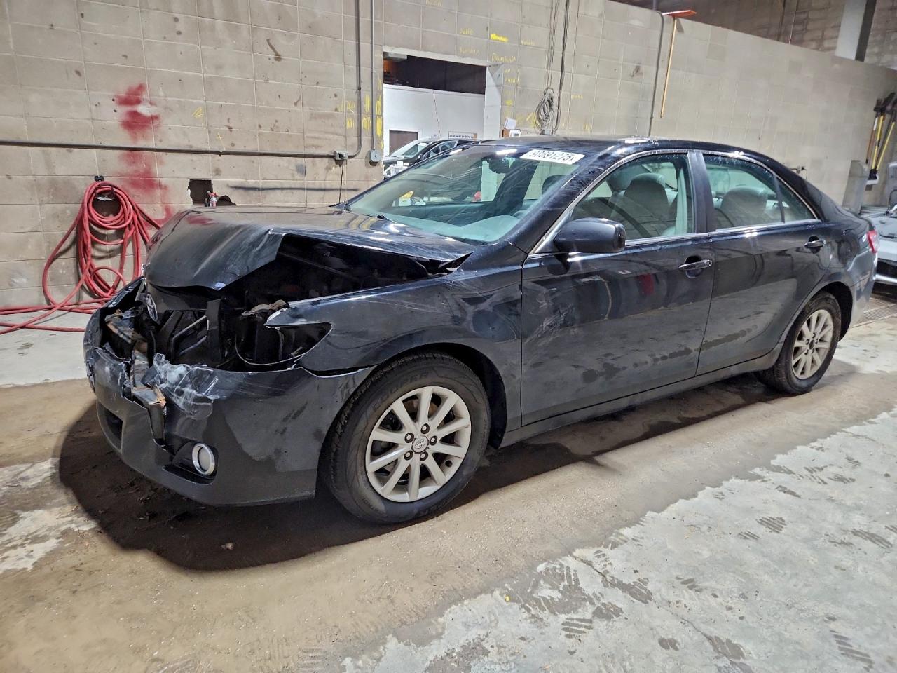 2011 TOYOTA CAMRY