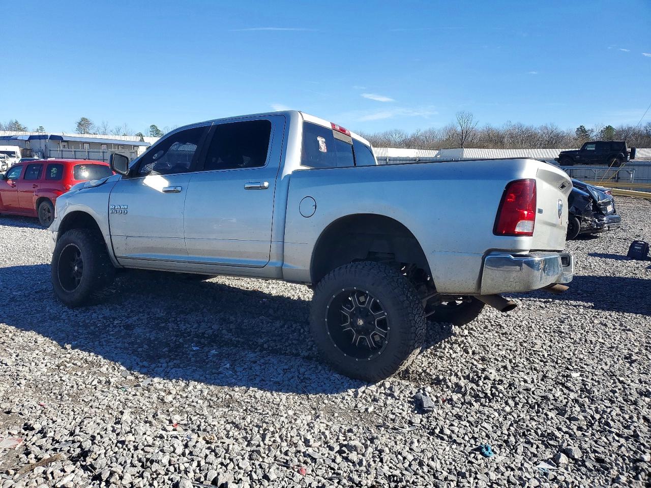 2013 RAM 1500 SLT photo 2