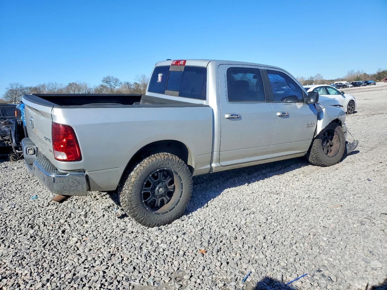 2013 RAM 1500 SLT photo 3