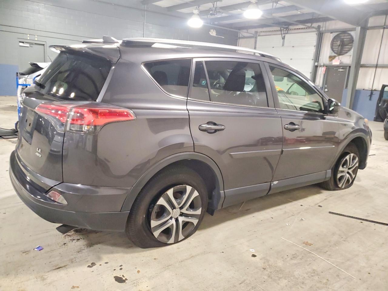 2018 TOYOTA RAV4 LE photo 3