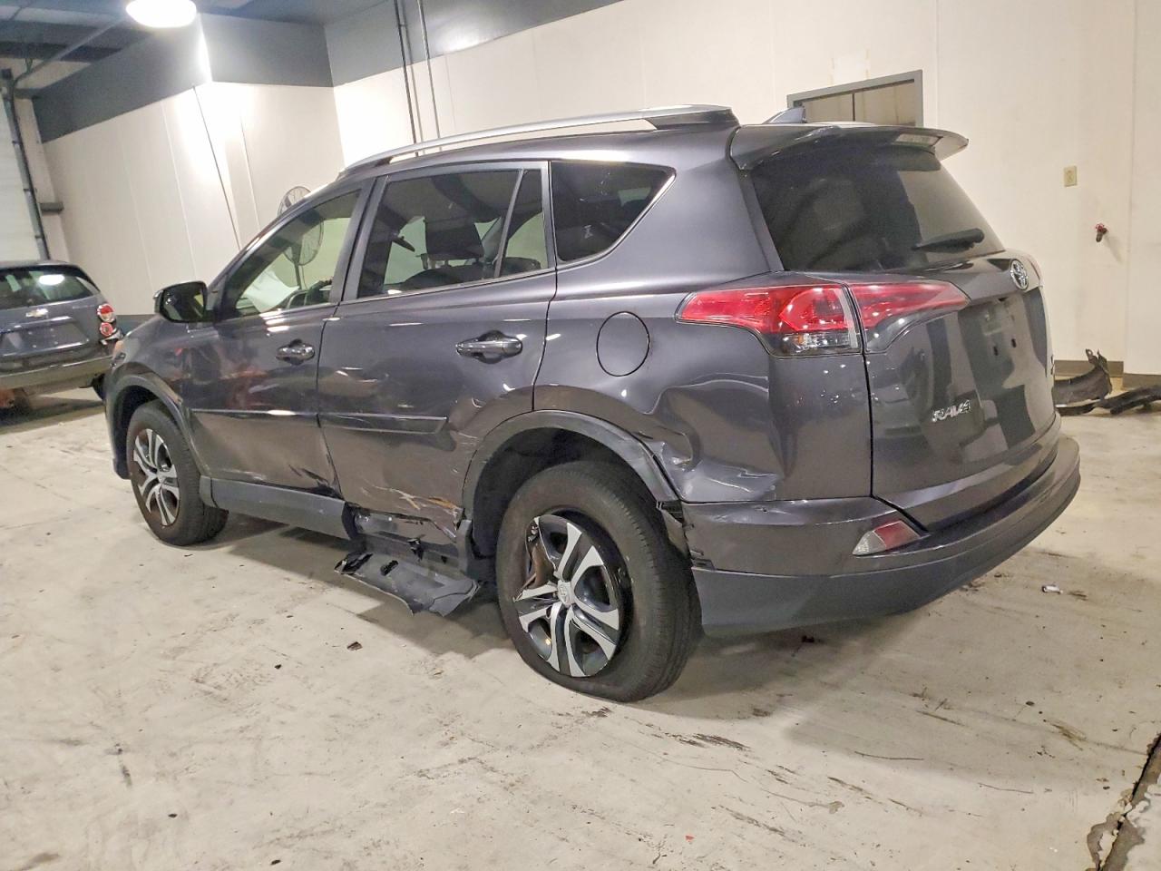 2018 TOYOTA RAV4 LE photo 2