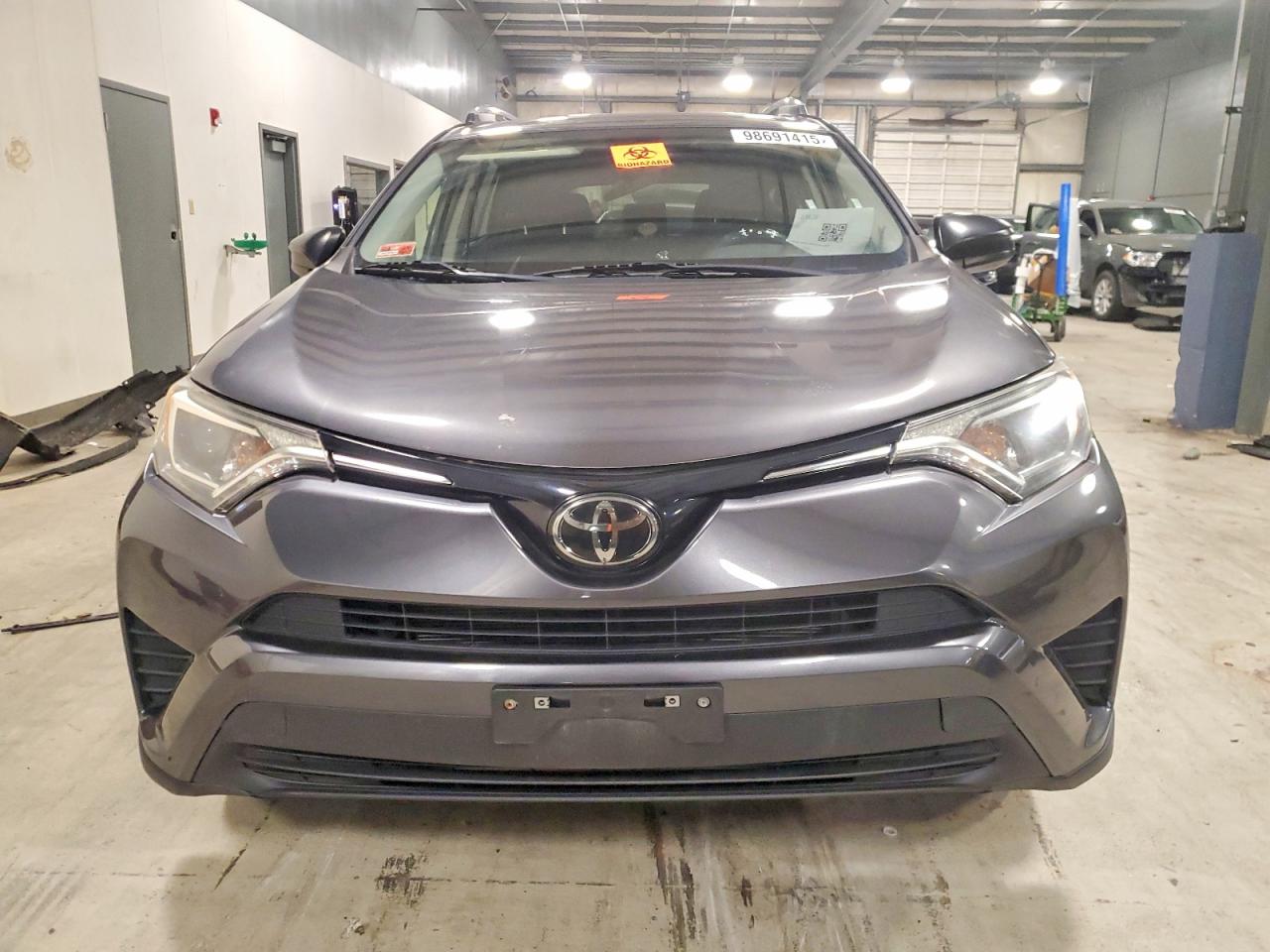 2018 TOYOTA RAV4 LE photo 5