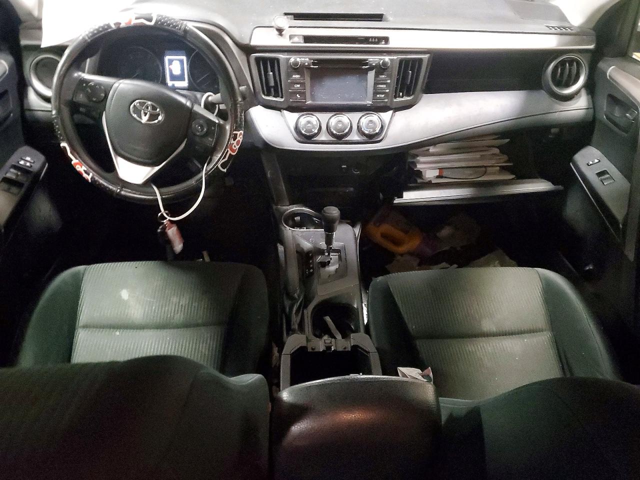 2018 TOYOTA RAV4 LE photo 8
