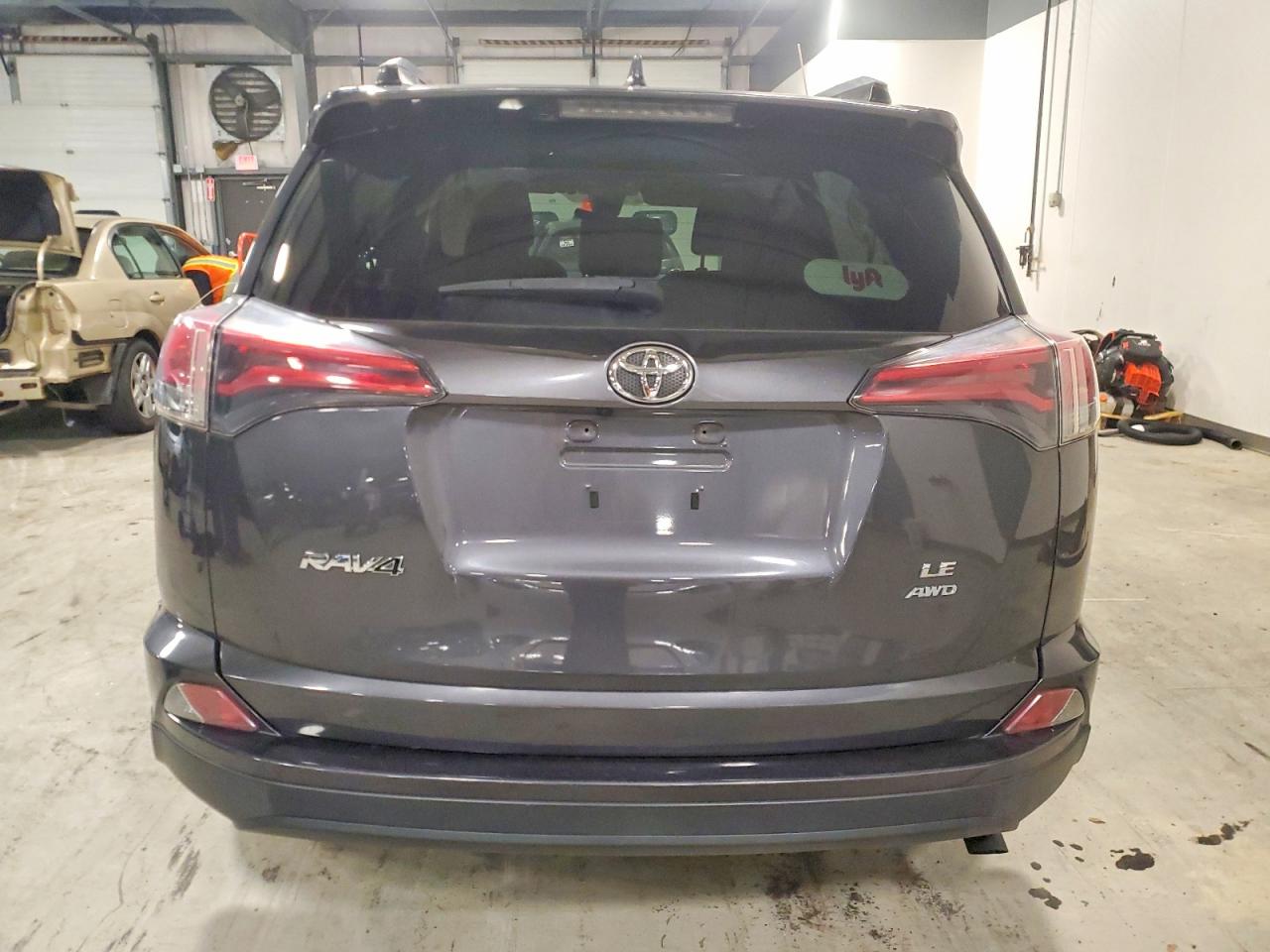 2018 TOYOTA RAV4 LE photo 6