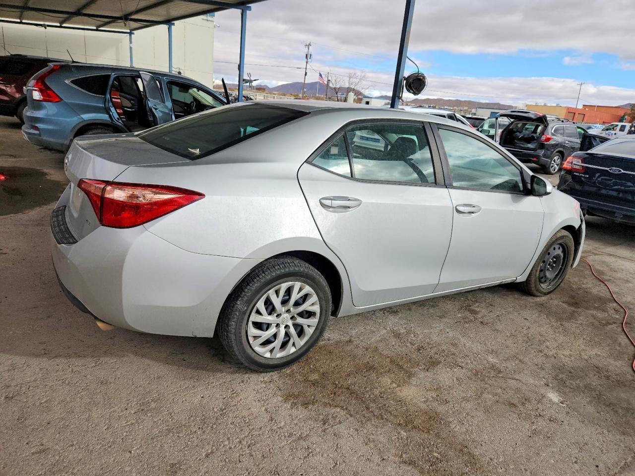 2019 TOYOTA COROLLA L photo 3