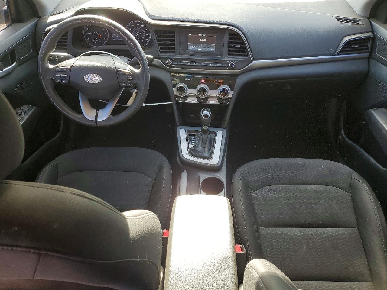 2019 HYUNDAI ELANTRA SE photo 8