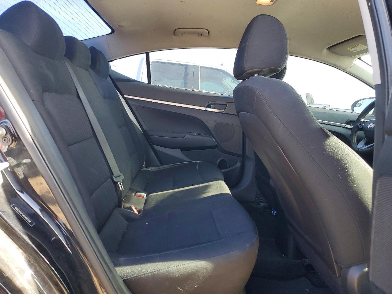 2019 HYUNDAI ELANTRA SE photo 10