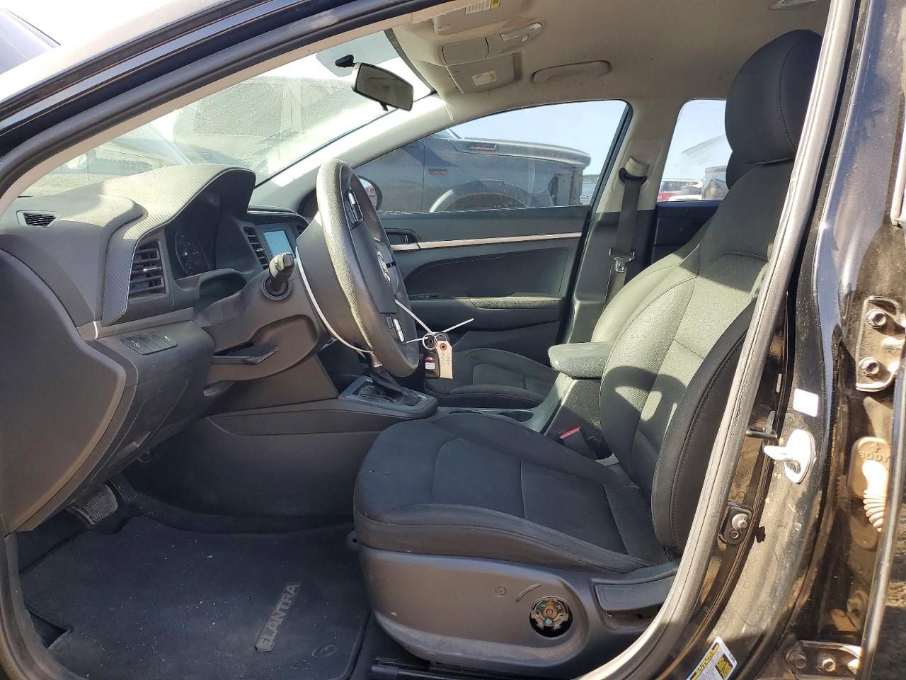 2019 HYUNDAI ELANTRA SE photo 7