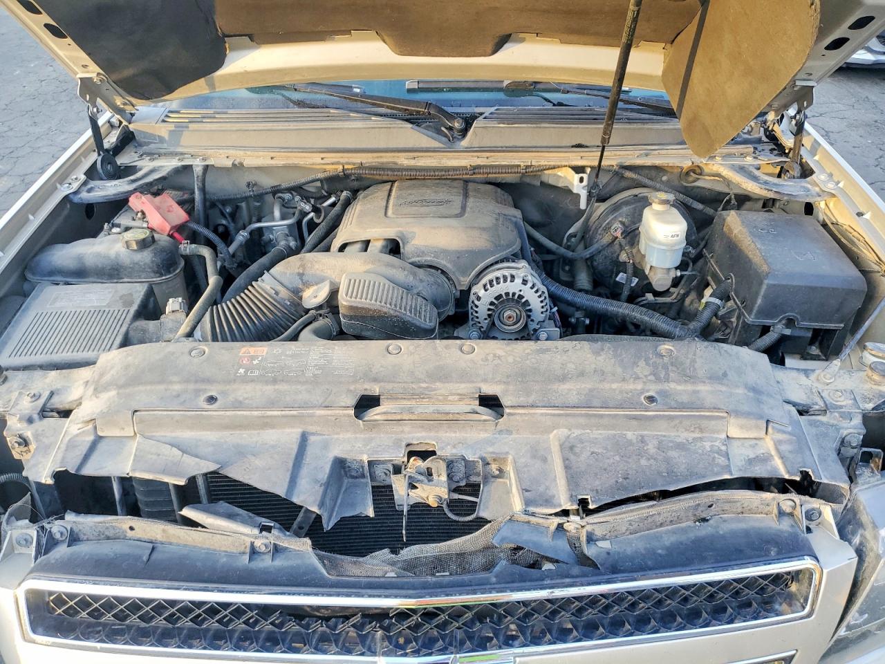2013 CHEVROLET SUBURBAN C1500 LT photo 12