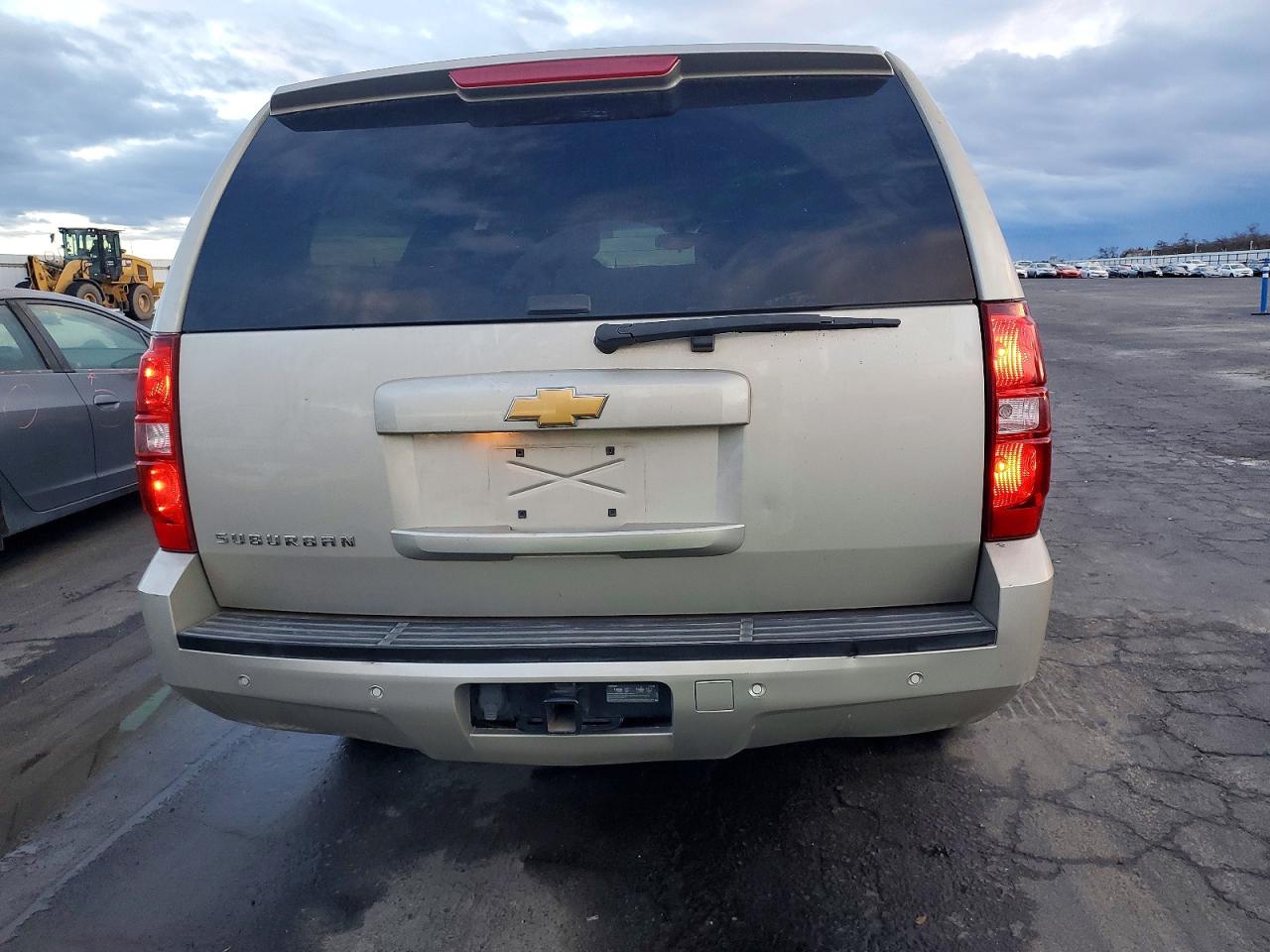 2013 CHEVROLET SUBURBAN C1500 LT photo 6
