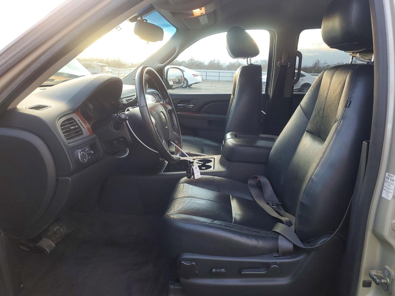 2013 CHEVROLET SUBURBAN C1500 LT photo 7