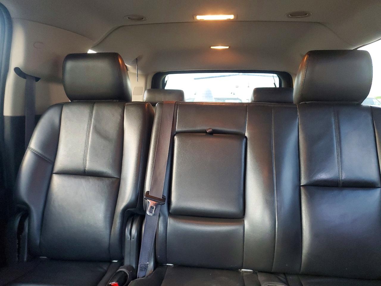 2013 CHEVROLET SUBURBAN C1500 LT photo 10