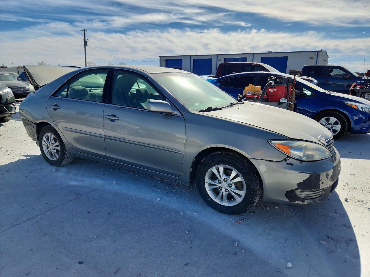2005 TOYOTA CAMRY LE photo 4