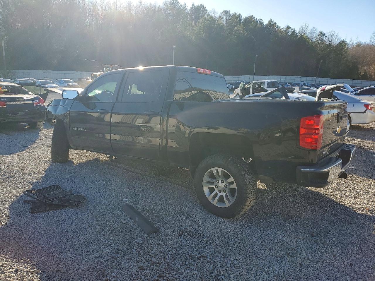 2018 CHEVROLET SILVERADO C1500 LT photo 2