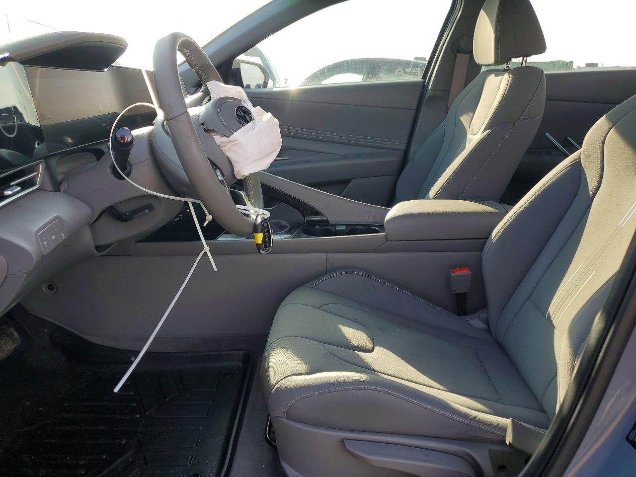 2023 HYUNDAI ELANTRA SEL photo 7