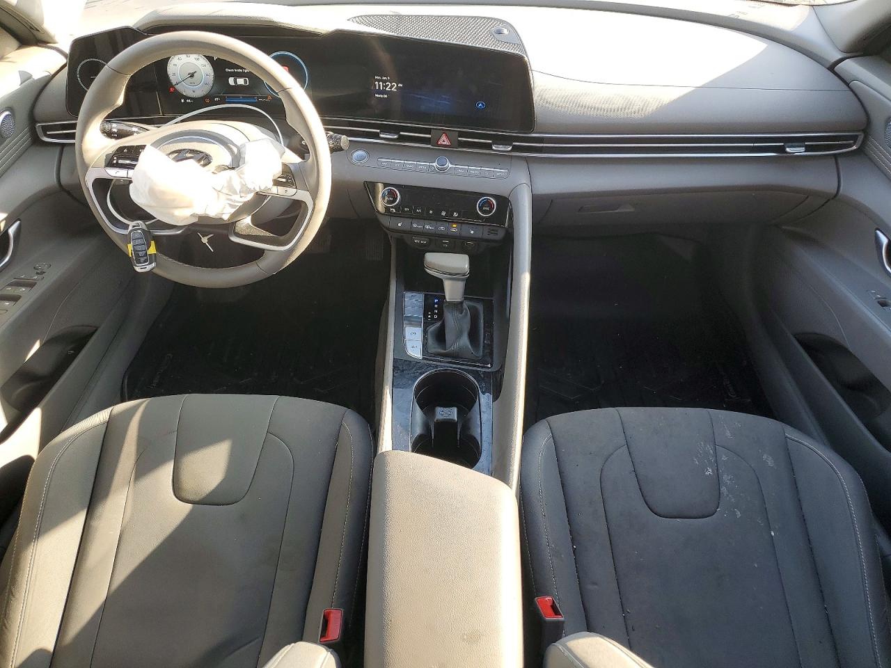 2023 HYUNDAI ELANTRA SEL photo 8