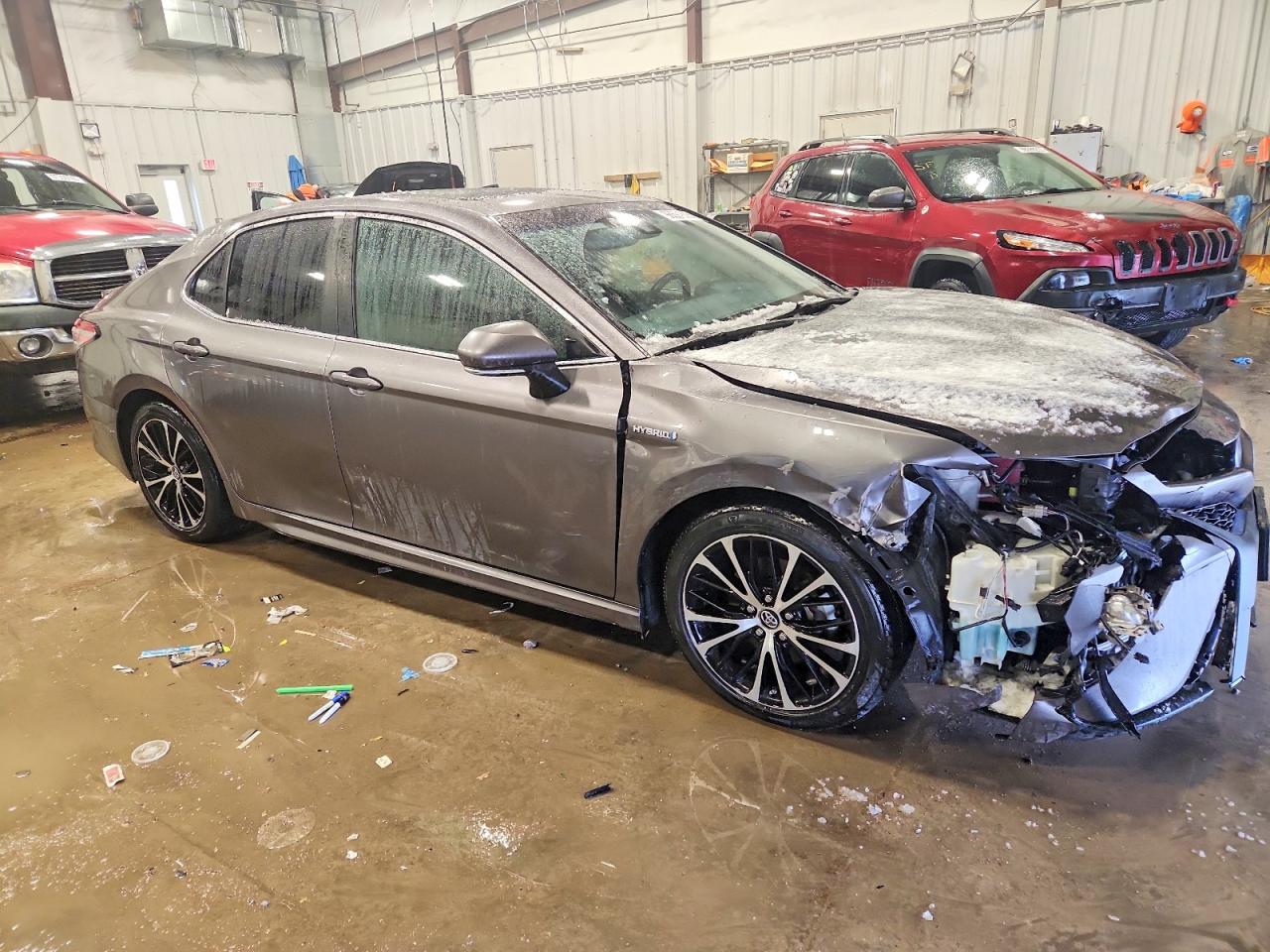 2018 TOYOTA CAMRY HYBRID photo 4