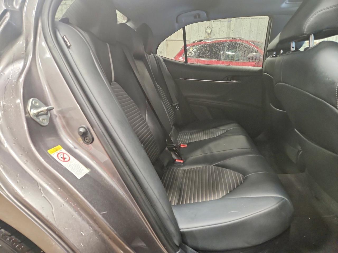 2018 TOYOTA CAMRY HYBRID photo 10