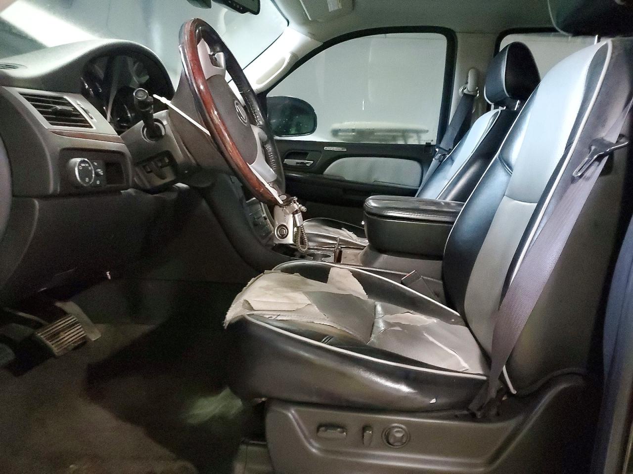 2008 CADILLAC ESCALADE LUXURY photo 7