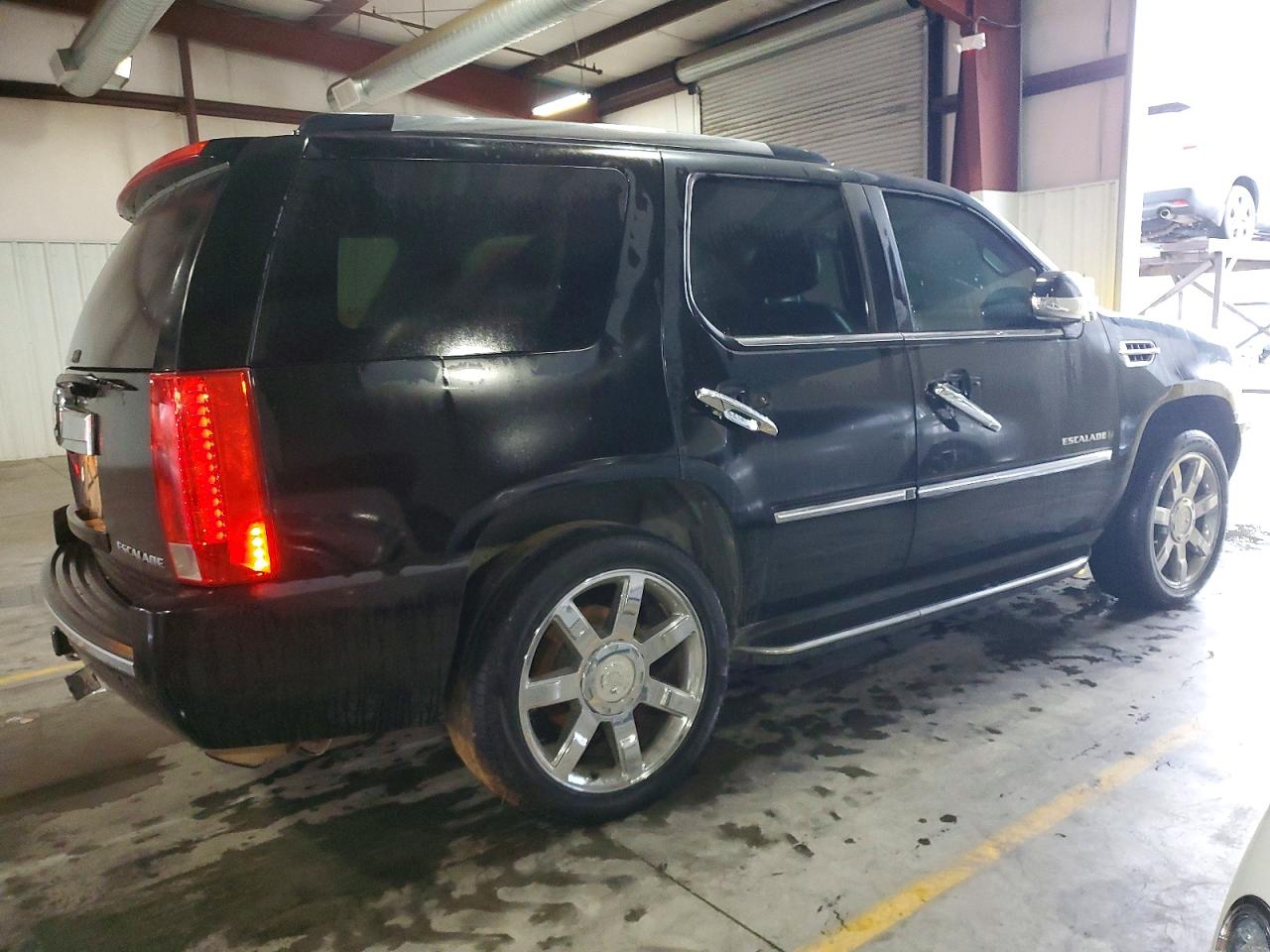 2008 CADILLAC ESCALADE LUXURY photo 3