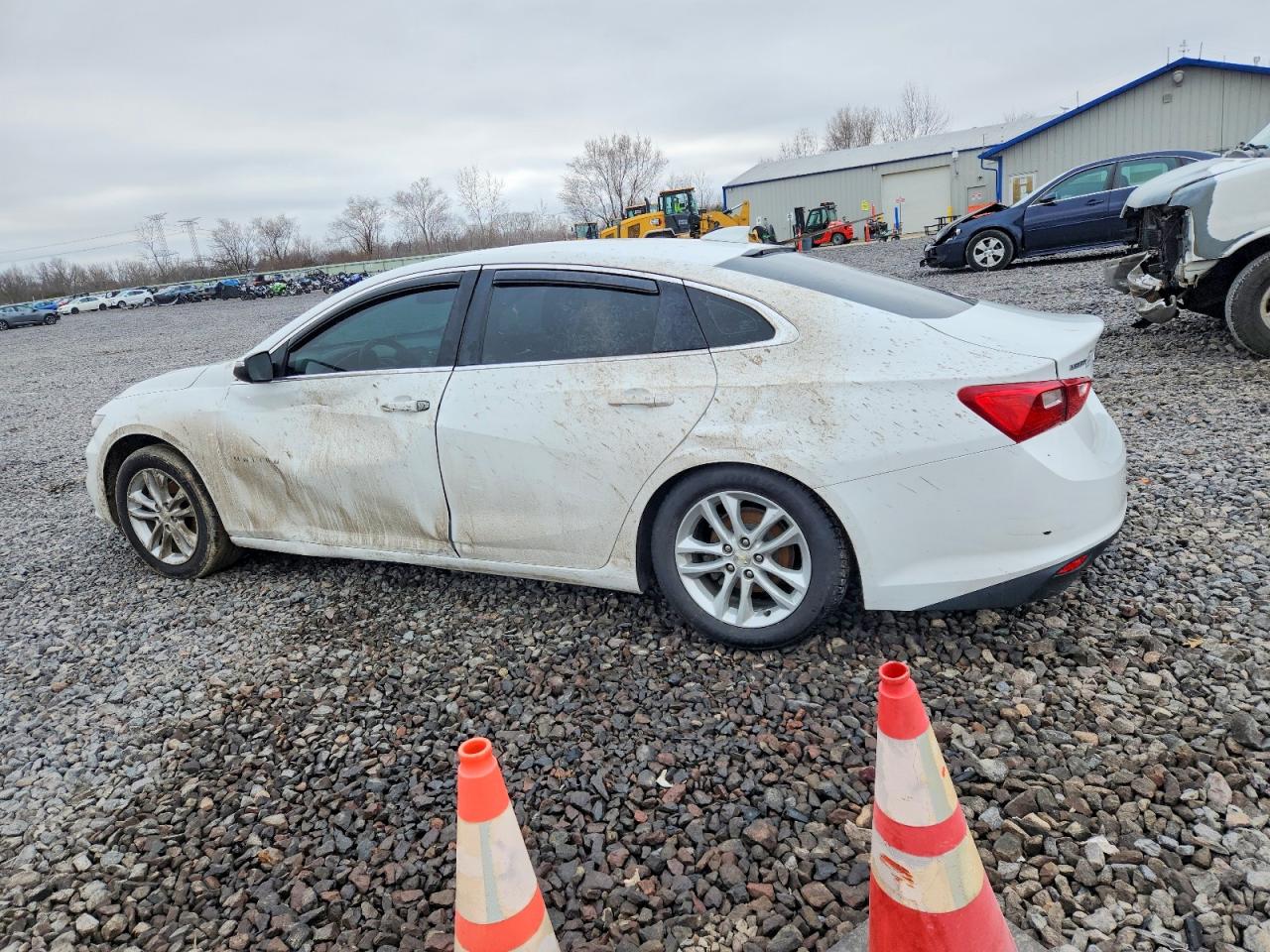 2017 CHEVROLET MALIBU LT photo 2