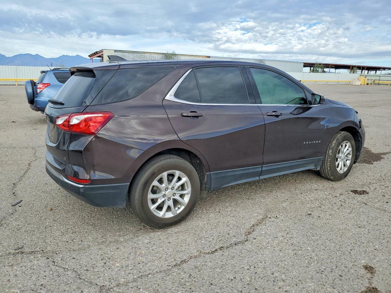 2020 CHEVROLET EQUINOX LT photo 3