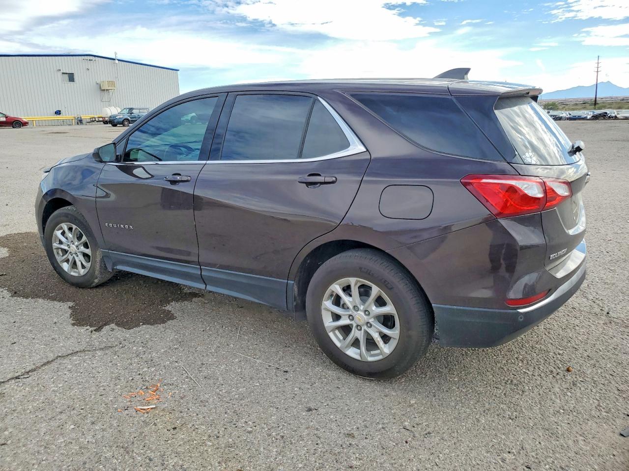 2020 CHEVROLET EQUINOX LT photo 2