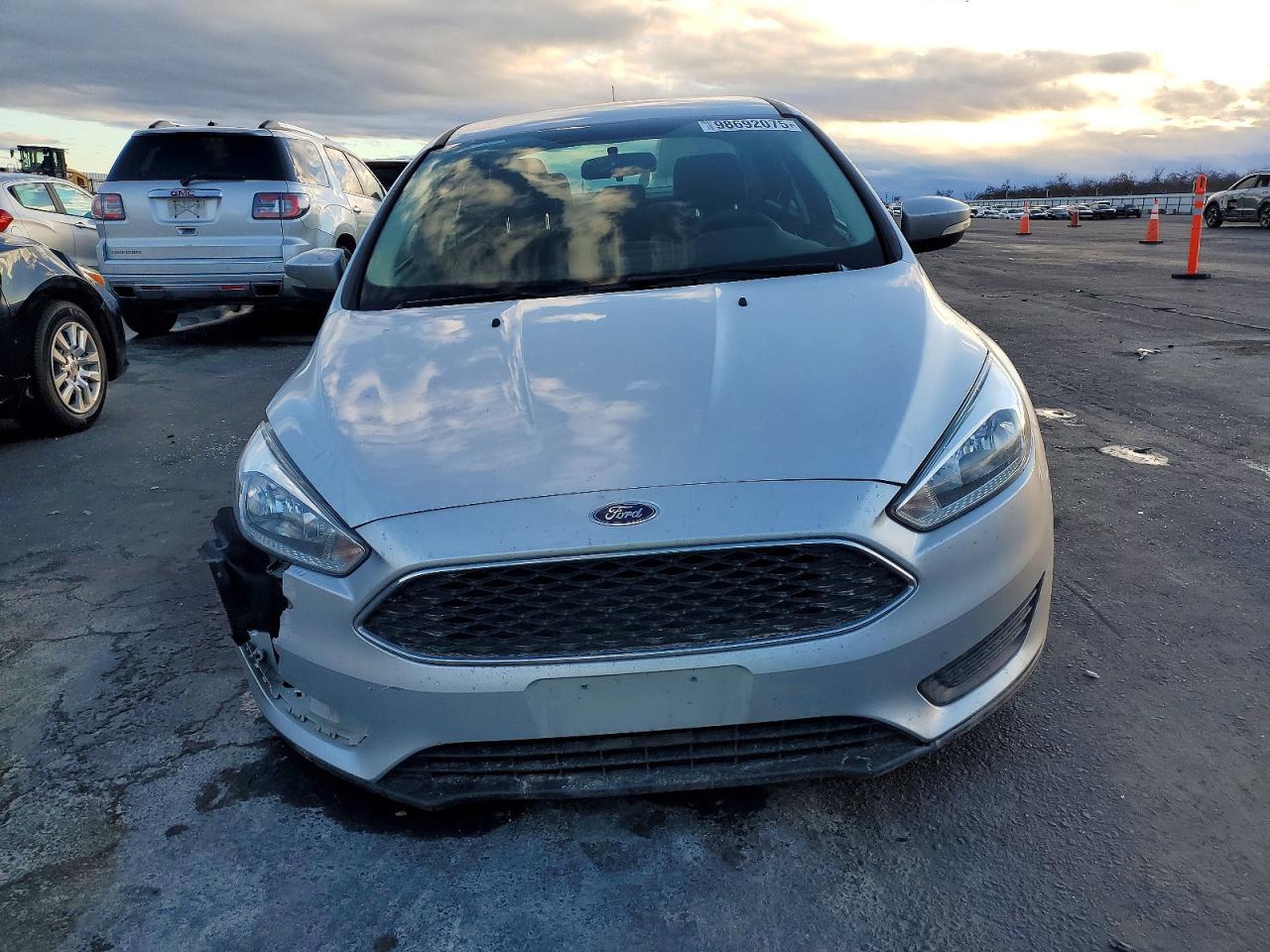 2017 FORD FOCUS SE photo 5
