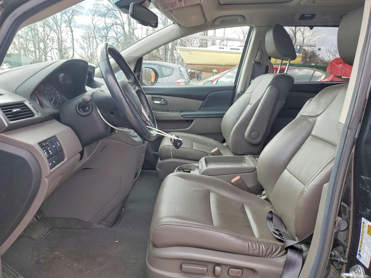 2014 HONDA ODYSSEY TOURING photo 7
