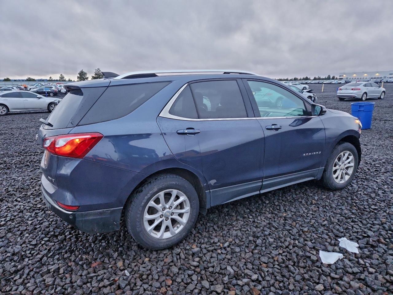 2018 CHEVROLET EQUINOX LT photo 3